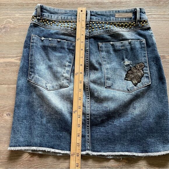 Guess Denim Blue Embellished Distressed Jean Mini Skirt Size 29 - Picture 11 of 12